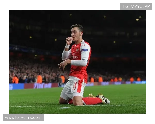 阿森纳主帅避谈厄齐尔事件，中国球迷为何集体声讨要求开除？