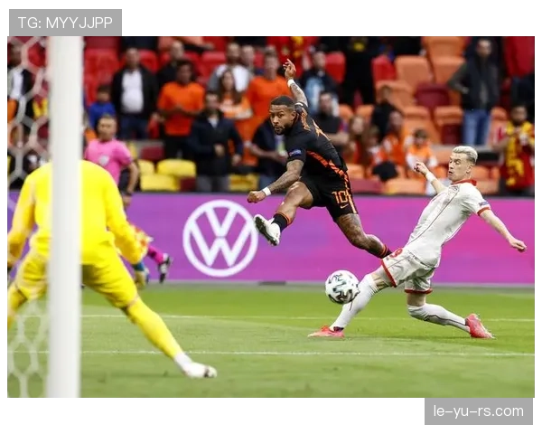 德佩精彩射门助球队取胜，状态回暖再引关注