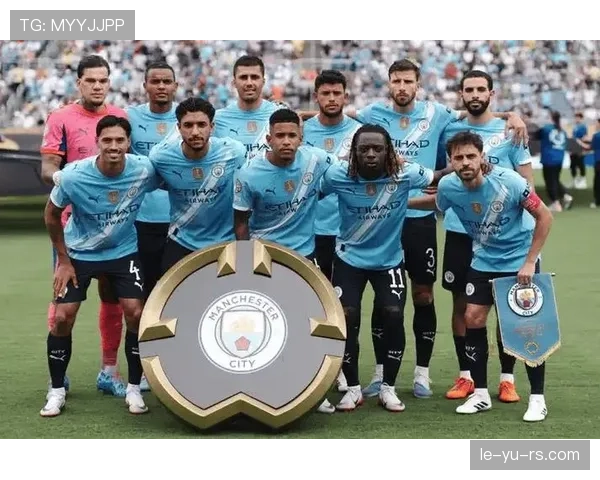 利兹联核心球员状态回暖，球队备战新赛季表现稳健提升